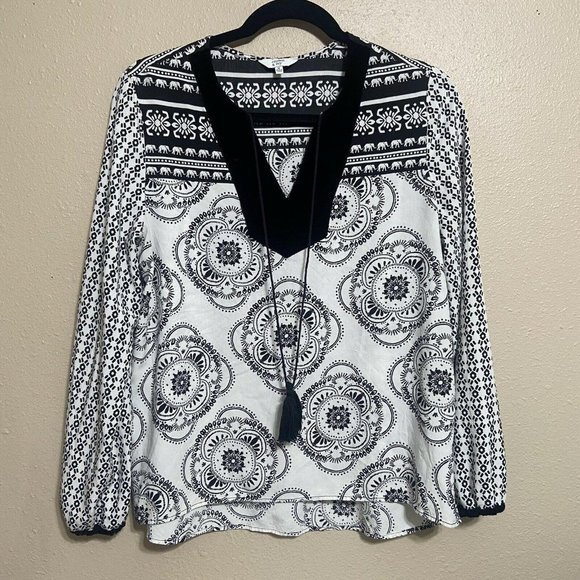 crown & ivy Tops - 💝Crown & Ivy Black/White Elephant Print Tunic, L/S, Medium
